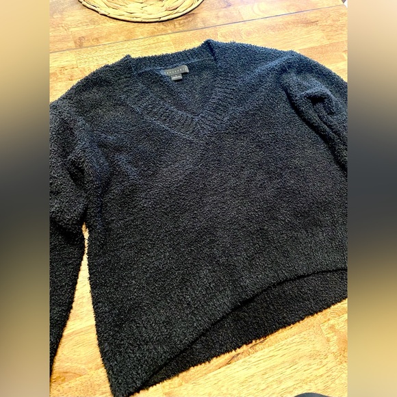 Sanctuary Black Long Sleeve Plush V-neck Sweater size Small - Picture 8 of 11
